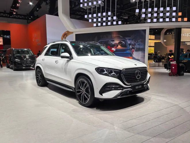 北京奔驰长轴距GLE成都车展首秀 尺寸看齐国产X5