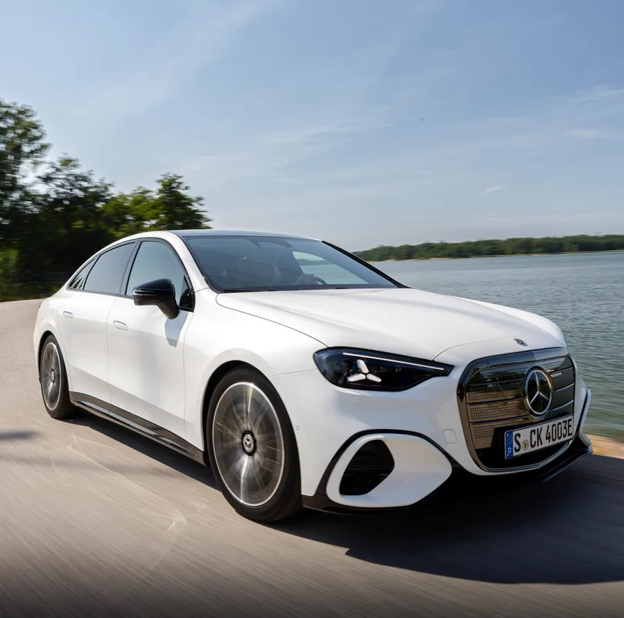 2027款奔驰C400 EV海外试驾 弃EQ命名直面Model 3与新i3