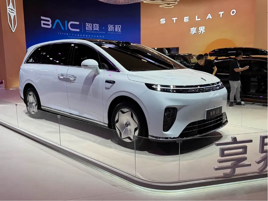 享界首款MPV V8成都车展首发亮相 纯电增程双动力补齐家用版图