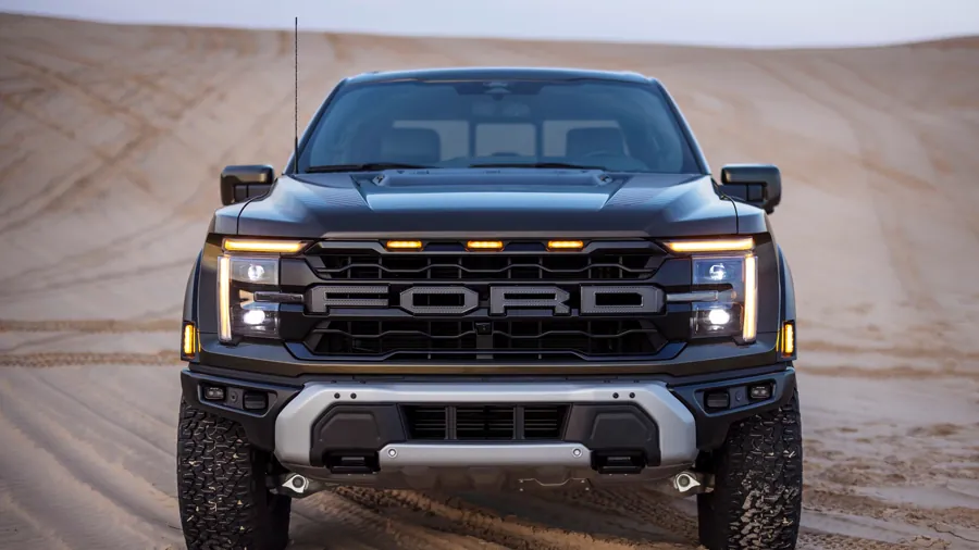 2027款福特F-150 Raptor起售下调 正面硬刚Ram 1500 RHO