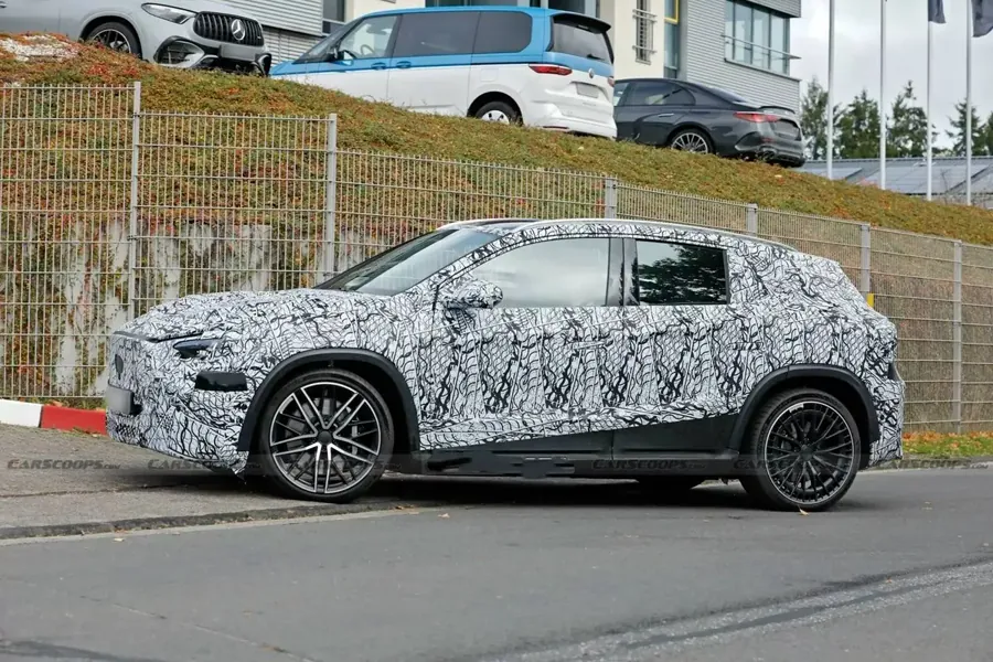 奔驰GLA AMG EV谍照曝光 三电机预计约680马力