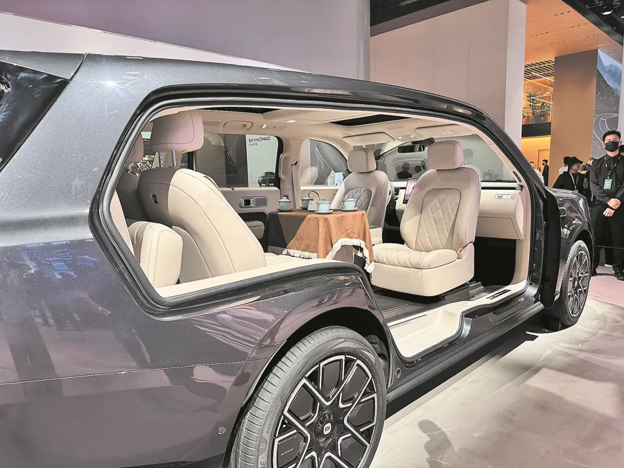 MG07：10.89万元起正式上市，定位15万级智能轿跑。新车为MG品牌旗下运动轿跑产品，主打年轻消费市场，搭载燃油/插混多种动力版本，满足不同用车场景需求。车身采用溜背造型，配合大尺寸轮毂与运动化包…