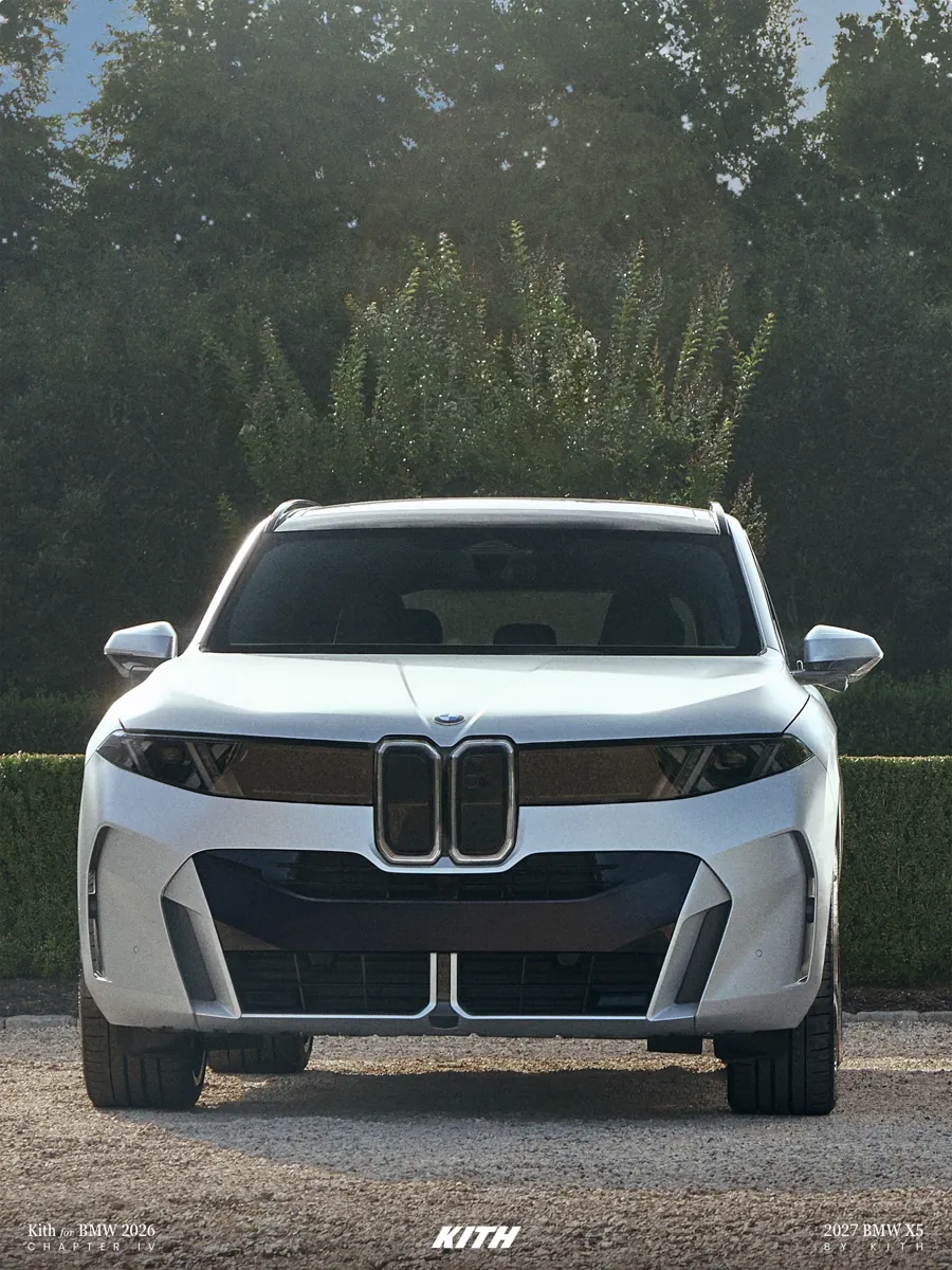 先看最具话题性的E53改装车。初代X5于1999年问世，是豪华品牌将公路操控引入SUV细分市场的开山之作。此次Kith创始人Ronnie…