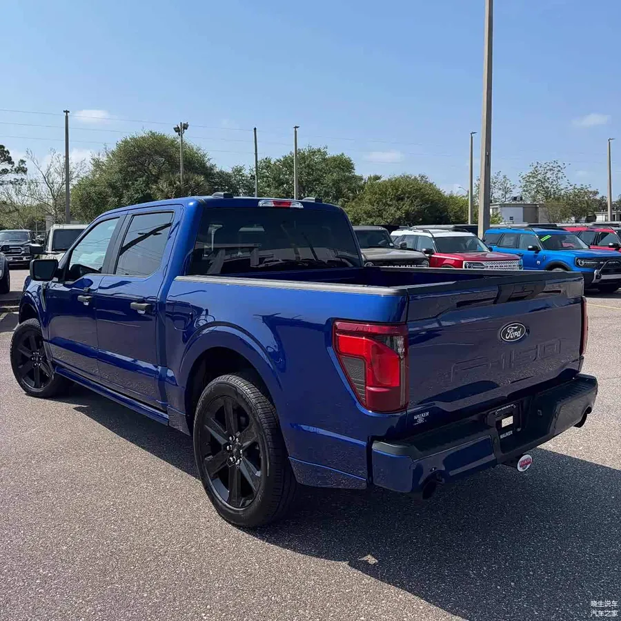 但Car and Driver同时指出，2027款F-150上的3.0T V6最终标定尚未由订单指南给出，若直接套用400马力以上输出，将与现款F-150上同样为400马力的3.5升EcoBoost…