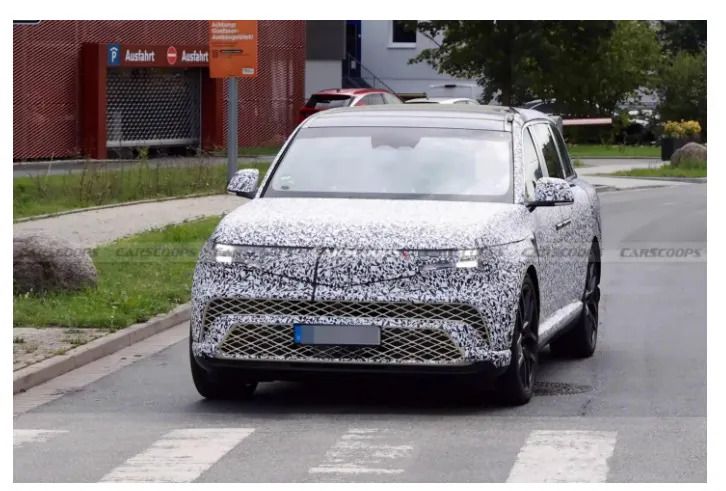 根据英国汽车杂志《CAR》对捷尼赛思欧洲区董事总经理Peter Kronschnabl的采访内容，GV90将于今年8月正式揭晓。Road & Track、Motor1、Car and…