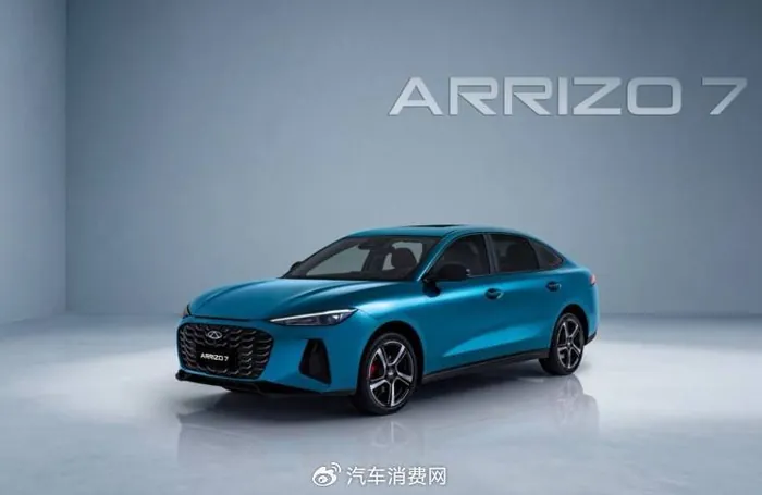动力部分是此次首发披露相对充分的环节。插混版本由1.5L自然吸气发动机+DHT变速箱组成插电式混合动力系统，发动机最大功率82kW，峰值扭矩137N·m，官方给出的综合油耗为0.65L/100km，综…