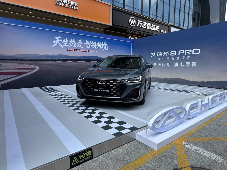 智能化方面的核心变化是新增猎鹰500驾驶辅助系统。根据官方公布的功能，该系统采用纯视觉方案，可实现城区记忆领航以及高速NOA领航等功能。需要说明的是，猎鹰500属于驾驶辅助系统，并非自动驾驶，使用过程…