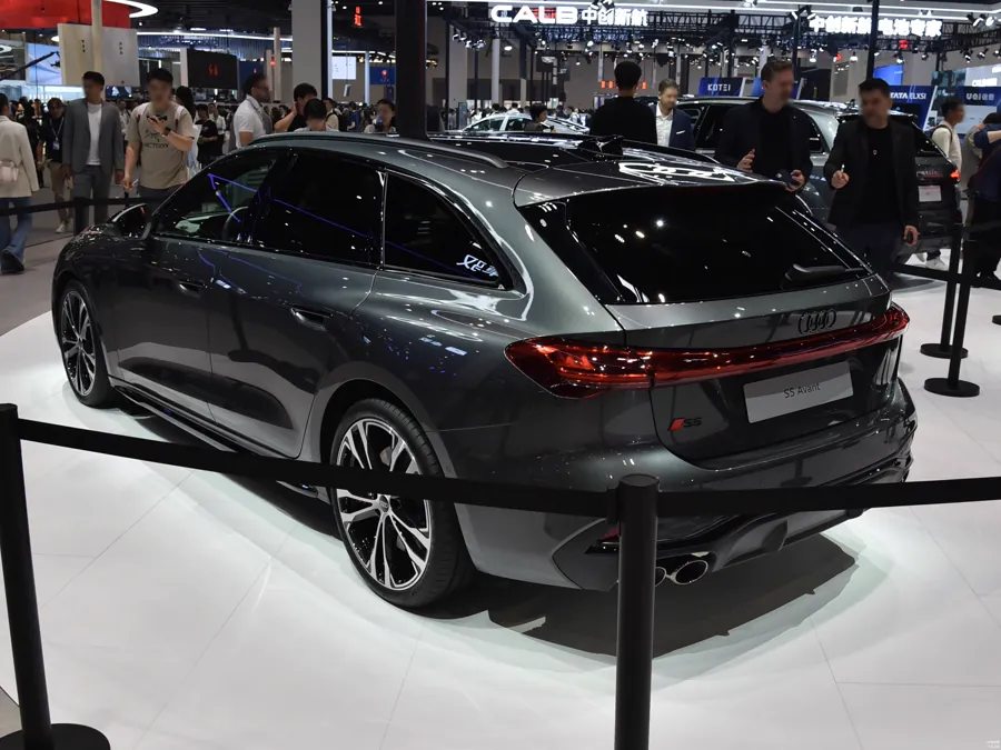 车展上的奥迪S5 Avant