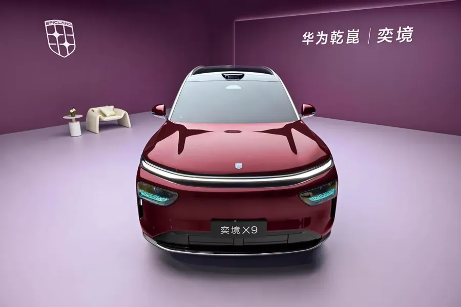 华为乾崑奕境X9汽车展示
