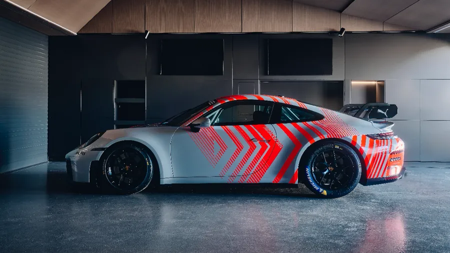 保时捷911赛车侧视图