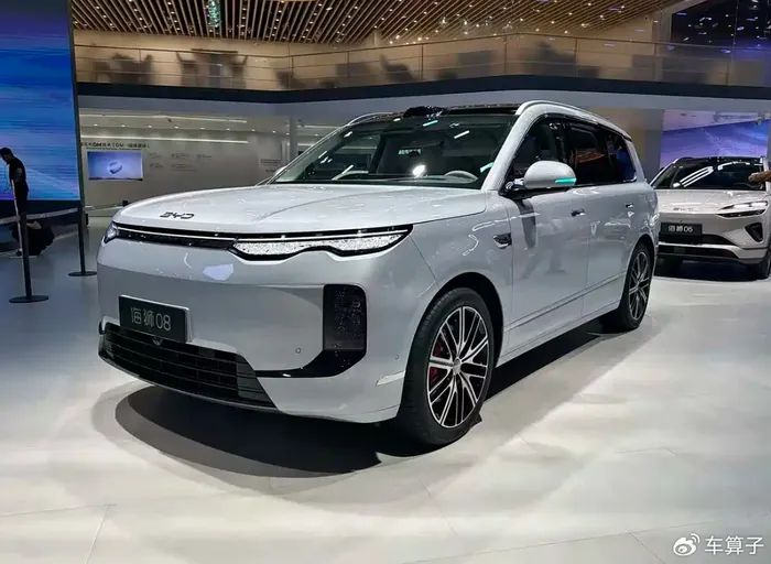 比亚迪海狮08展车实拍