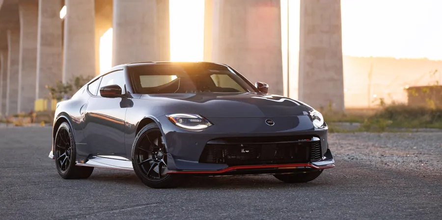 日产Z Nismo跑车外观