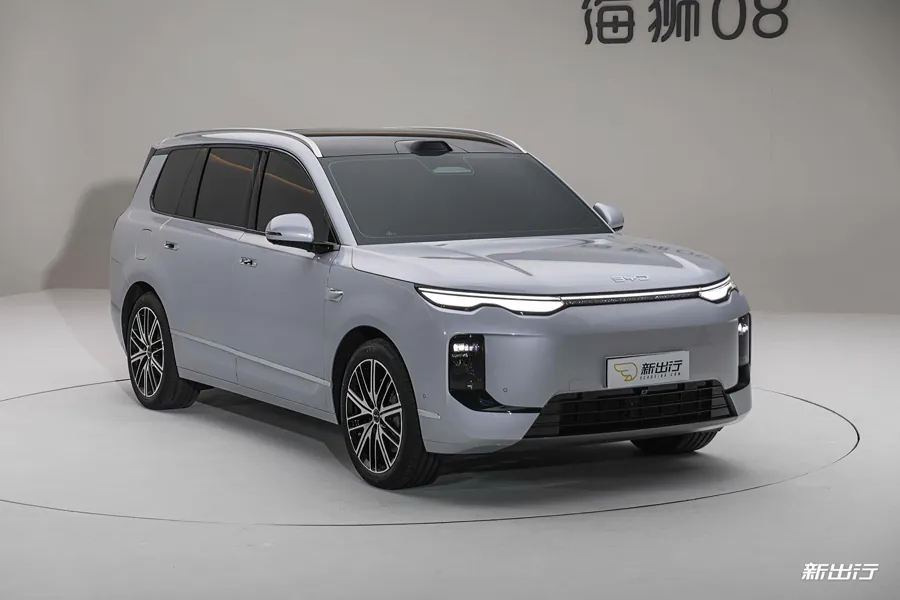 比亚迪海狮08汽车展示图