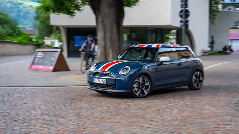 MINI发布Cooper Oxford Edition特别版官图 纪念投产25周年