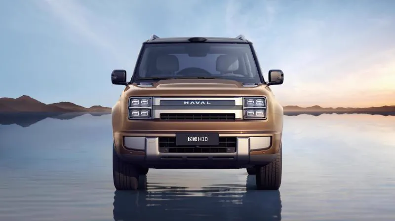 作为长城品牌全新旗舰产品，长城H10定位大型SUV，基于长城自研「归元平台」打造，并采用「方鼎美学」设计语言，整体呈现硬朗的方盒子造型。车身尺寸方面，新车长宽高分别为5138（5299）/2050/1…