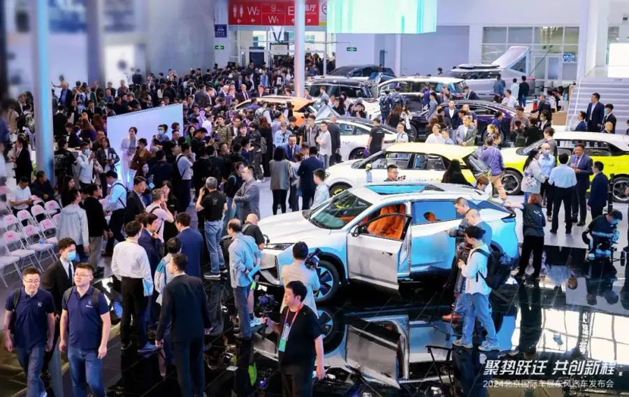 目前已有多款重点新车确认将在车展期间集中发布。宝马中国此前已官宣，新世代BMW…