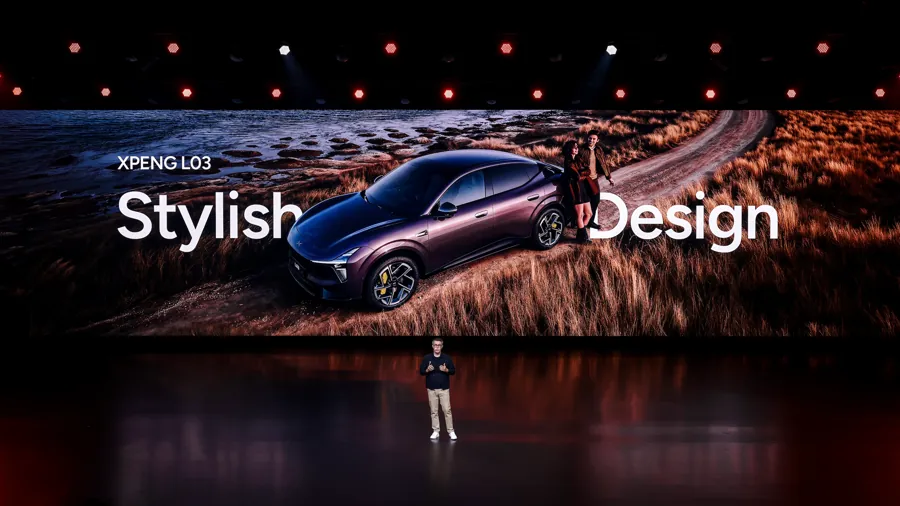 新车定位紧凑型智能SUV，提供纯电与超级增程两种动力版本，由前法拉利外观设计负责人胡安马·洛佩兹领衔的全球设计团队操刀。整车长宽高分别为4650/1920/1600mm，轴距2850mm，经过22处空…