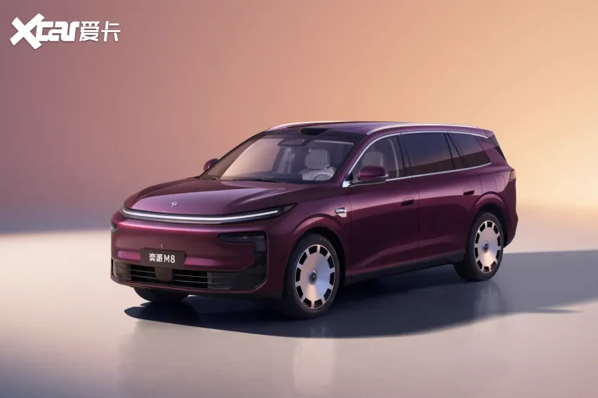 动力层面，奕派M8纯电版本基于800V高压平台打造，搭载230kW驱动电机，匹配宁德时代电池，CLTC工况续航600km；增程版本采用1.5T增程器+驱动电机组合，增程器最大功率95kW，驱动电机峰值…